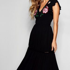 Boohoo Maxi Black Dress Emrboidered Flower sz 8